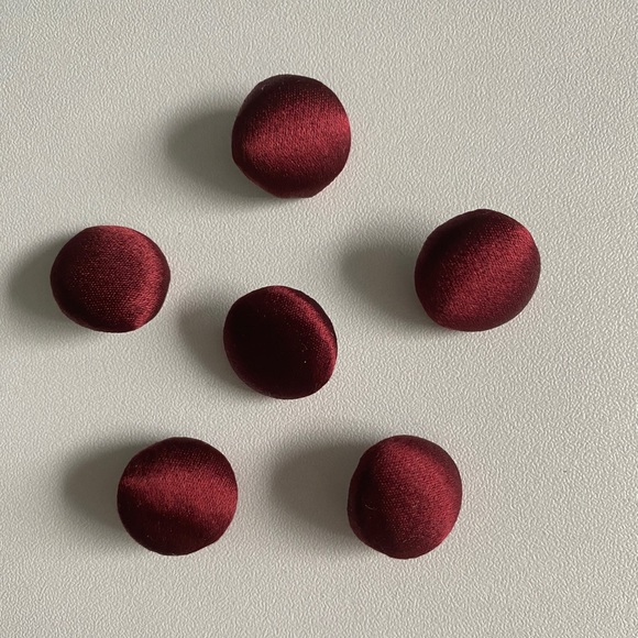 6 .5 inch Handmade burgundy satin buttons - Picture 4 of 6